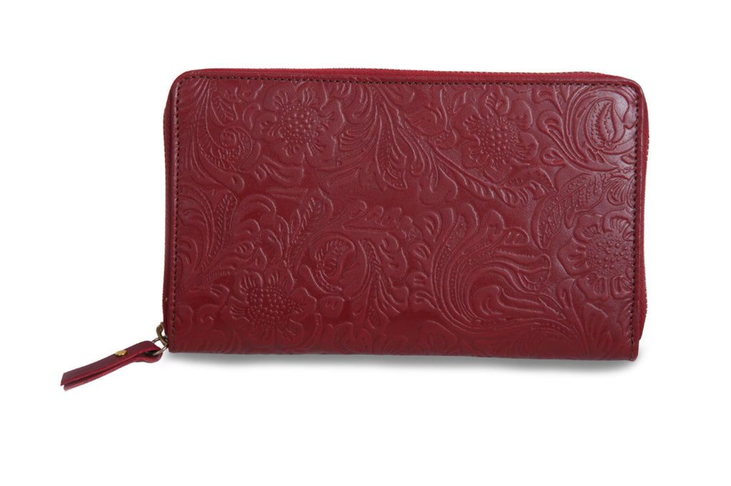 Essential Elegance: Genuine Leather Clutch for women