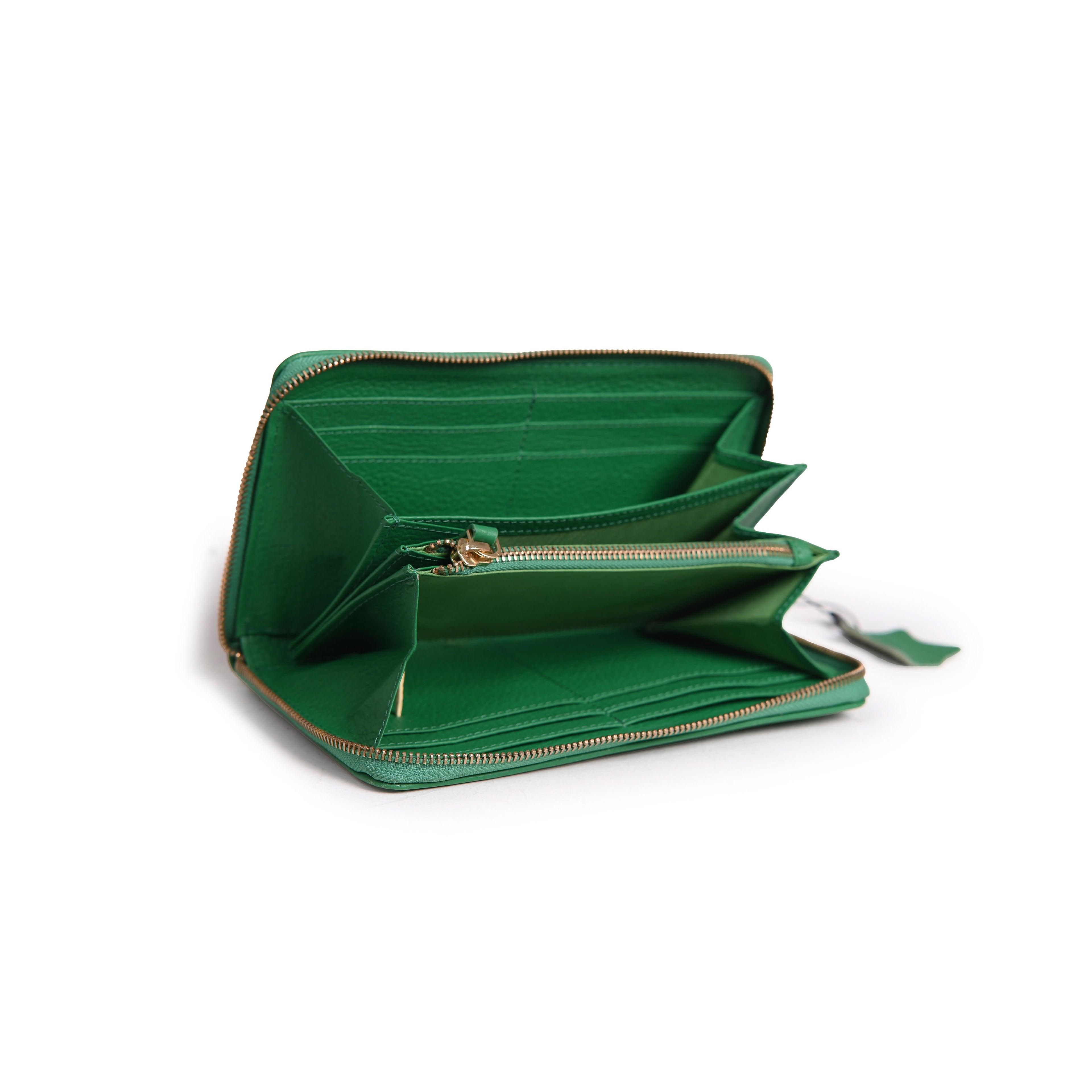 Perfectly Designed Clutches for Women